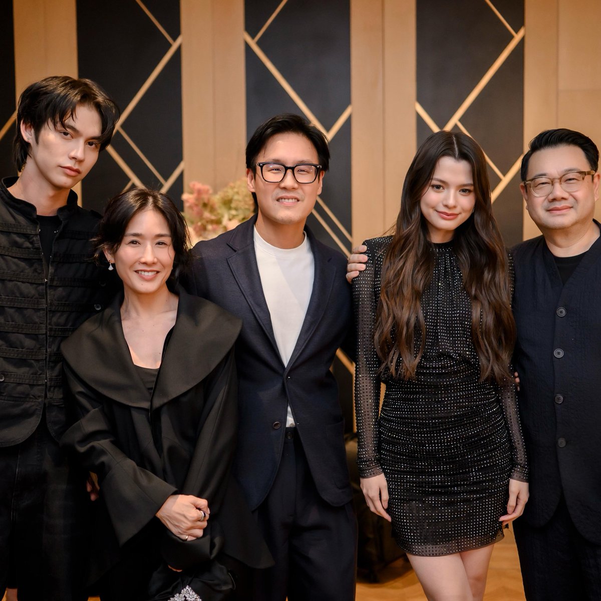 BVC_Streaming's tweet photo. [ INSTAGRAM UPDATE ]​ -​ 22.10.26

🙏​

IG : orando
🔗 https://t.co/zAqYKi4sie

#FTLuxuryxBRIGHT
#FTLuxury
#bbrightvc https://t.co/NMoK53KjJ9