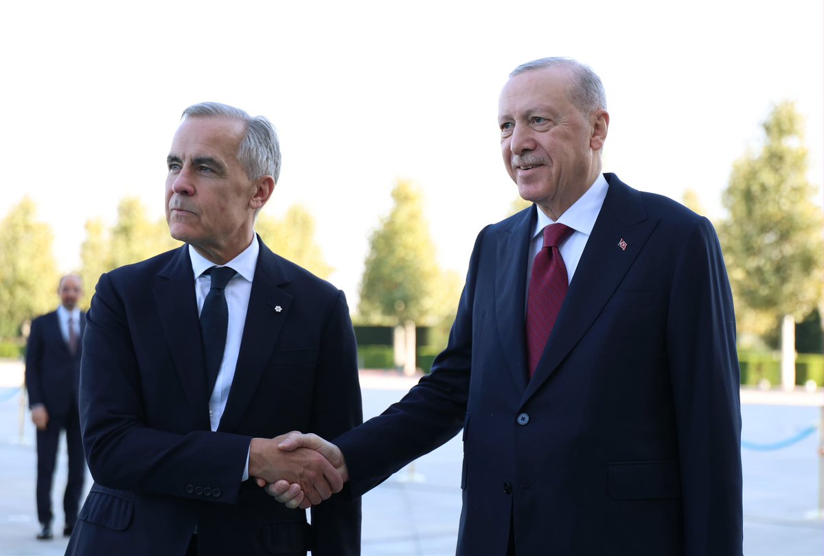 Akparti's tweet photo. Cumhurbaşkanımız Sayın Recep Tayyip Erdoğan, Kanada Başbakanı Mark Carney’i resmi törenle karşıladı. https://t.co/y9d0vhKvcV
