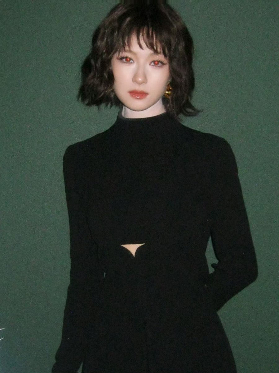 stelllllllla_'s tweet photo. 리란디 요즘 어떤 결심을 하신거지 브랜드 행사 때마다 레전드를 찍고 있잖아 https://t.co/kpIkJZDogM