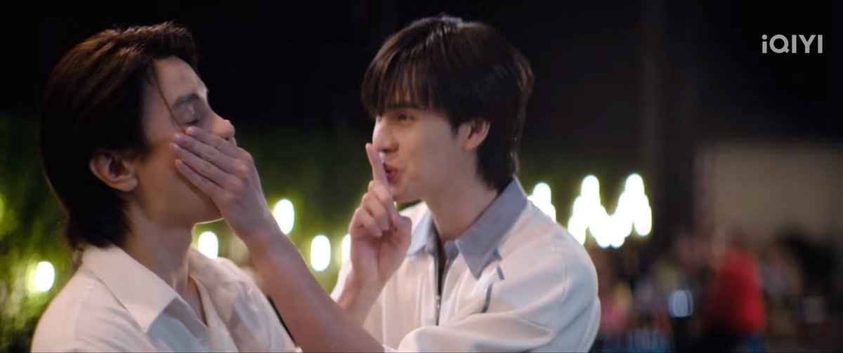 silentwhale52hz's tweet photo. ผมอยากร้องห้ายคือมันมีในนิยายแหละที่พาไปกินข้าวอะ แต่พอดีไซน์ซีนแบบนี้เข้ามาแล้วมันทำให้เรื่องดูซอฟท์ขึ้นอะ ผมชอบนะ แต่สารภาพมาว่าพี่แบ้งคิดเองปะ หยกขำมากนะนั่น55555

MY TURN NOW
#FoolInLoveEP5 https://t.co/yRmGaiaqN0