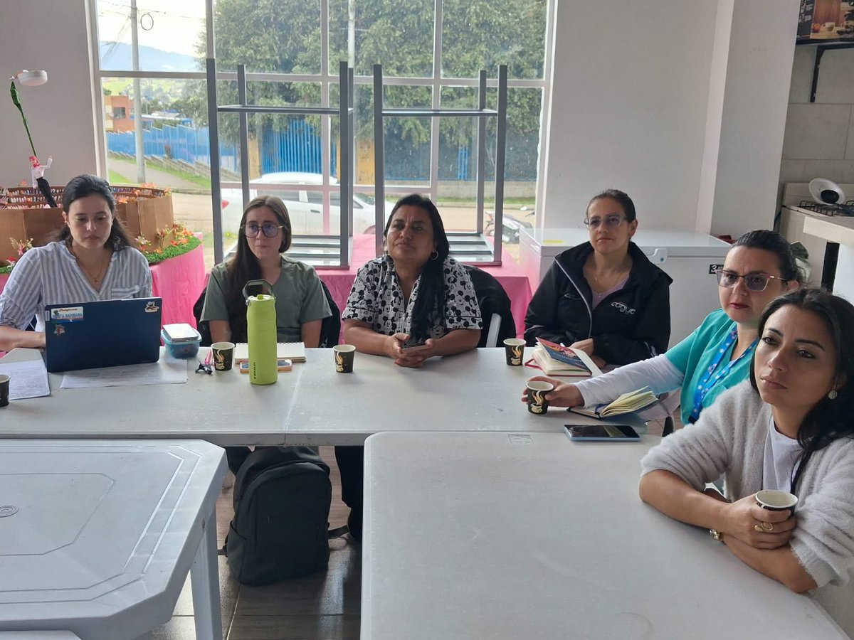 SecGobCundi's tweet photo. #EnTerritorio ||💜 En Cogua, llegamos a la Casa de la Mujer con un taller comunitario en el marco de Policarpa, una apuesta del Plan de Desarrollo Departamental para promover los derechos de las mujeres, fortalecer sus capacidades y construir entornos más seguros y equitativos. https://t.co/qokvxWNglb