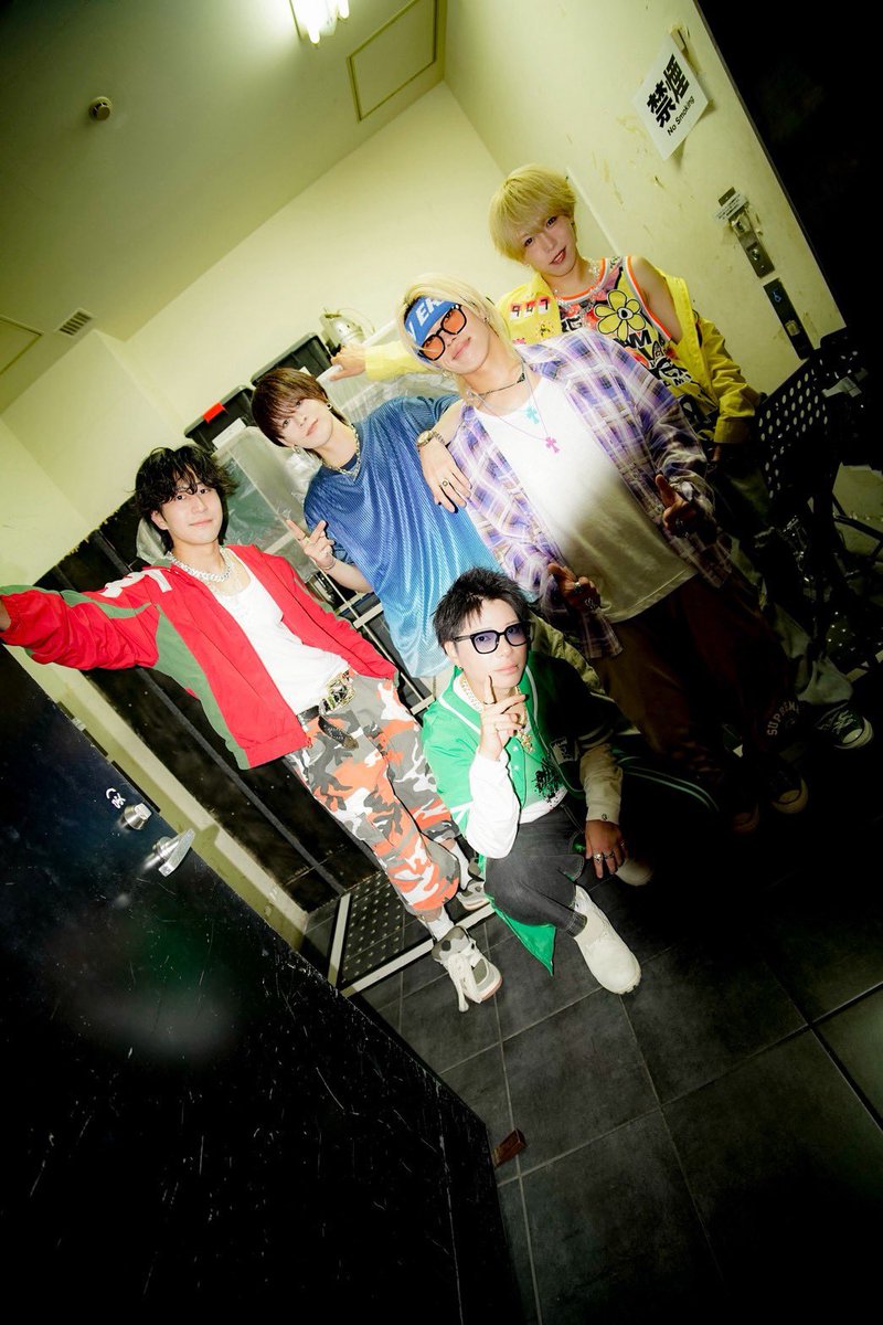 VELLE_yusuke's tweet photo. アドベンチャーワールド！
めーちゃぬちゃたのしかた
いっぱい遊んでくれてありがと
やぱ箱エージェー最高ですね
是非12/11ZeppNambaへ🙏🏻🙏🏻🙏🏻

明日は梅田ヨドバシさんで🎤

#ベルエージェー https://t.co/31A0yHztxm