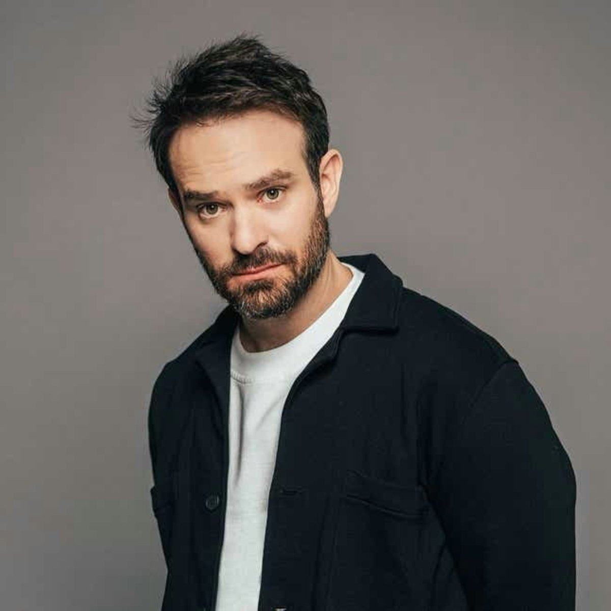 FuzzyConnection's tweet photo. 🚨BREAKING🚨

Actor Charlie Cox has reportedly put both his fingers inside a chinese finger trap and has been stuck for the past five hours https://t.co/DJgx9i76Ci