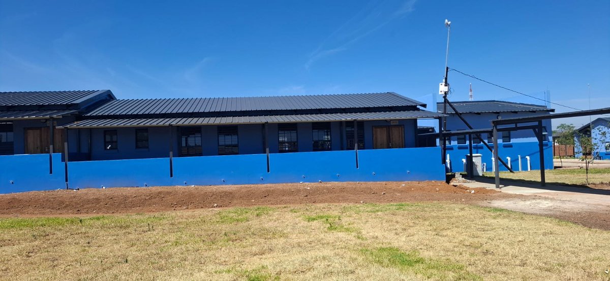 GPDID's tweet photo. 🏫 Bafeti LSEN School | Mabopane
Bafeti LSEN School is moving closer to completion, with paving and landscaping underway. 

The project includes renovated and new buildings, sporting facilities, walkways, parking and fencing to improve the learning environment for learners.

🚧 Quality and safety remain a priority.
The A-Team has identified roof structures requiring attention, along with outstanding fire safety equipment, gas and air-conditioning systems, lighting, CCTV and sports facilities. These issues need to be addressed to ensure compliance with quality and safety standards.

🛠️ Slow progress, municipal approval for the Occupation Certificate remain key concerns requiring urgent attention. 

The Department continues to monitor progress and follow up on outstanding work towards safe and successful project completion.

#TacklingG13 #GrowingGautengTogether