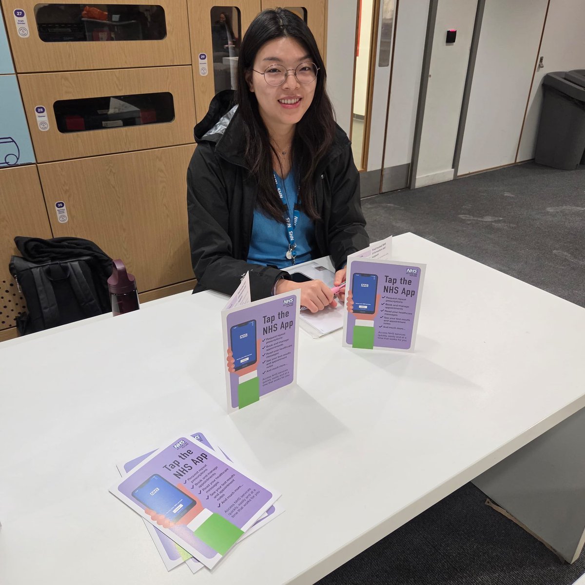 WoolwichLibrary's tweet photo. We had visit from the NHS at #WoolwichLibrary to help our users access their health data online: ‘Tap the NHS App’. How-to leaflets are available in the library 📚 #LoveYourLibrary https://t.co/qnYZoM2mZy