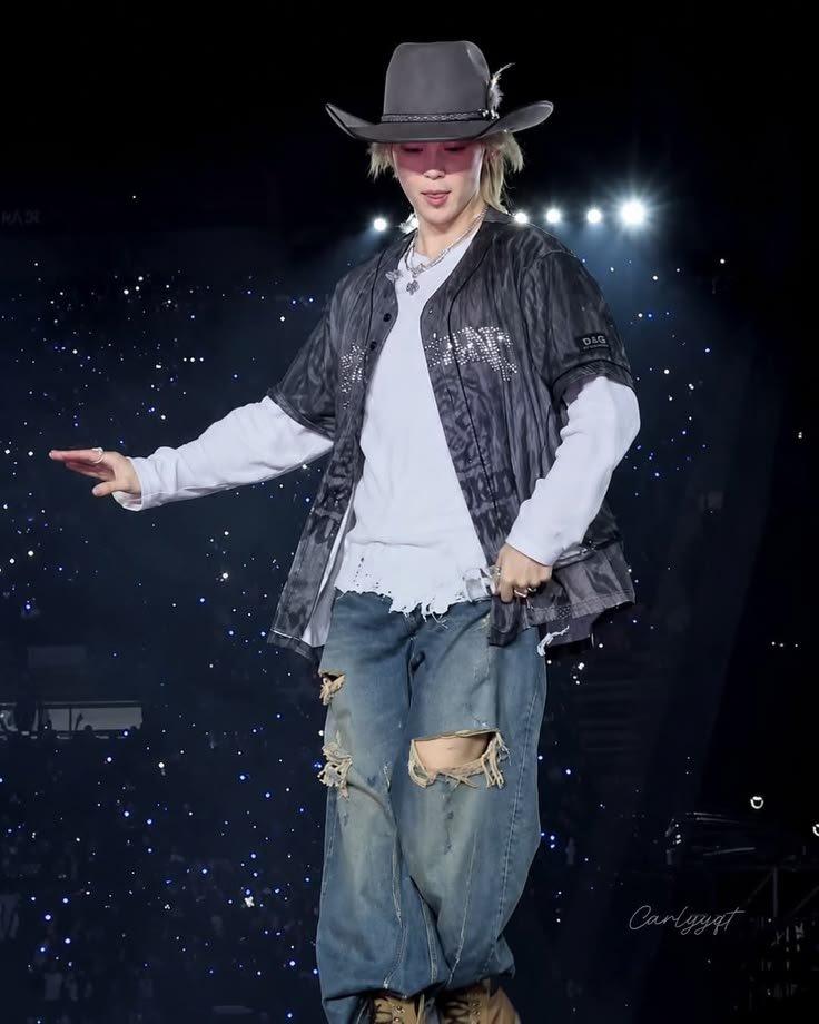 JIMIN_MEXICO13's tweet photo. Nuestro look favorito ,sin duda alguna fue cuando estuvo aquí en México 🤠

#FacesOfJimin
#천의얼굴_지민 https://t.co/t5pJCt2zQ9