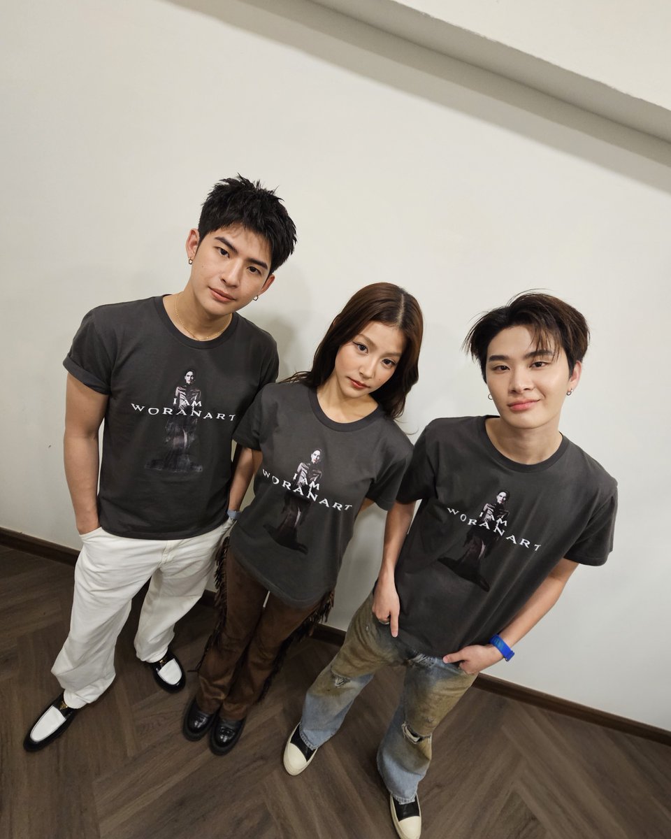 WeLoveSF's tweet photo. ✨️🤩 เอส เอฟ พาแก๊งหลาน #คุณยายวรนาฏ มาเสริฟครบทุกโหมด~ นำโดย ใบปอ ธิติยา , มาร์ค ภาคิน, ไทย ชญานนท์ และพี่ โต้ง บรรจง 

เตรียมสัมผัสความสยองครั้งใหม่พร้อมกัน
19 พ.ย. นี้ ที่ #SFcinema 🍿❤️

#INHERITmovie
#bbaiporuary
#mmarkpkk 
#THAIchayanon
#SFgenCinema
#ดูหนังที่SF https://t.co/3BdIAjKN40