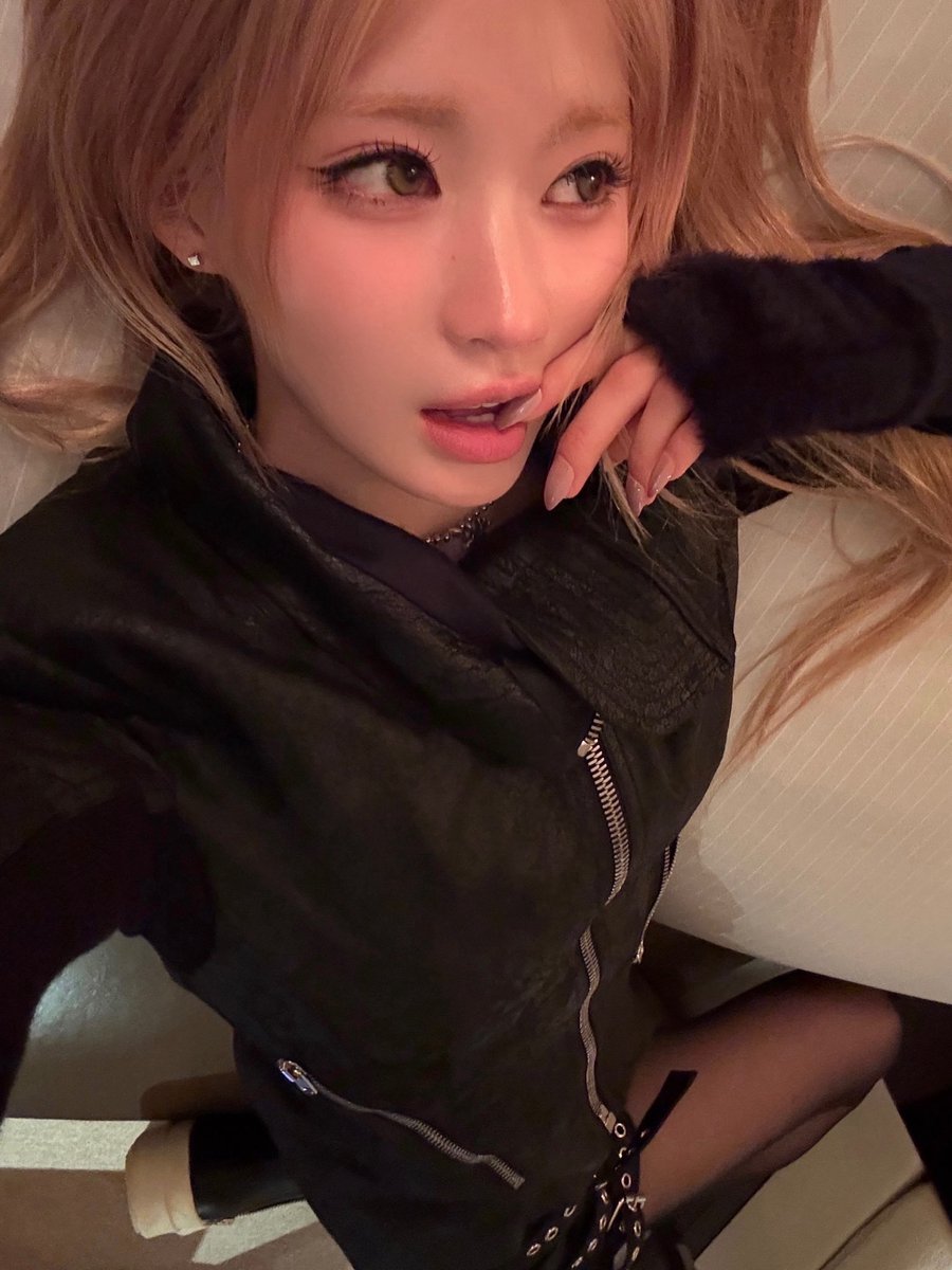 RPWORLDFESS's tweet photo. Aye it's Asa, seeking for some new mutuals to mingle with, anyone? ❤️ https://t.co/cMj4xWqK8l