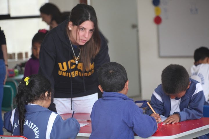 jpmendozagarcia's tweet photo. Se va acercando un proyecto que lleva tiempo desarrollándose, lento por la importancia que tiene y porque debía de hacerse bien.

Dentro de pocos presentaremos un programa llamado Baloncesto Sin Fronteras en @UCAMMurcia 
Donde aficionados, patrocinadores, periodistas, incluso quien lo desee, pueda participar en un voluntariado para que el baloncesto sea la excusa para ayudar a personas que necesitan hogar, comida y atención en países del tercer mundo.

Este carácter fundamental nace de la
matriz de la esencia de @UCAM que como tal, sus principales proyectos nacieron con el fin de ayudar a las personas, ahora iremos llevando este espíritu de entrega a todos los equipos deportivos. ❤️‍🩹

¡Deseando que inicie ya!