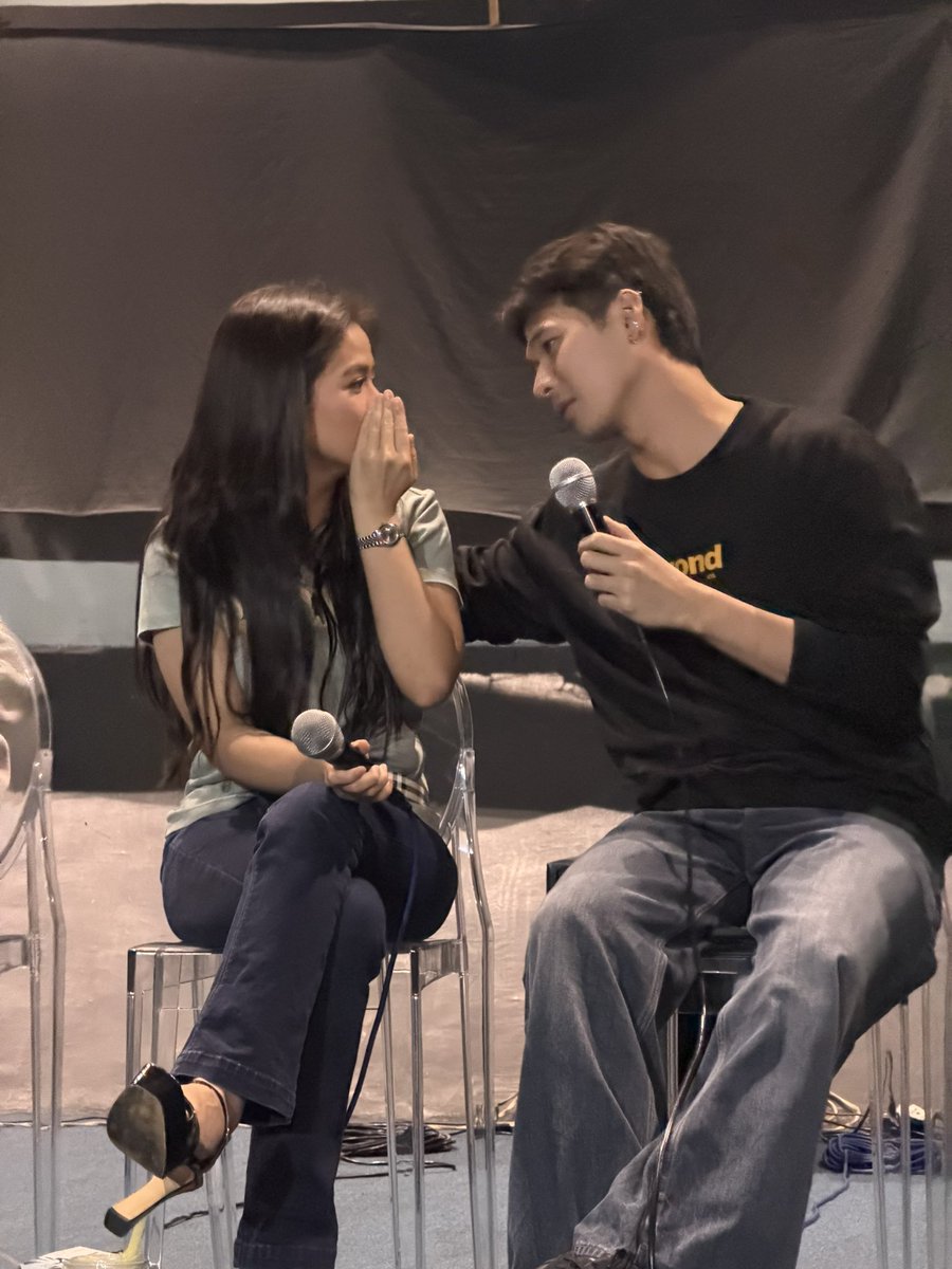 aishaaangggg's tweet photo. kita nyo yung eye contact pati yung tension?????? KAILANGAN TALAGANG MAGKAROON NG NEXT ROMANCE MOVIE/SERIES DI PWEDENG WALAA

PEEMAK VICTORY TALKBACK
PEEMAK VICTORY TALKBACK https://t.co/eWkd5yzPvX