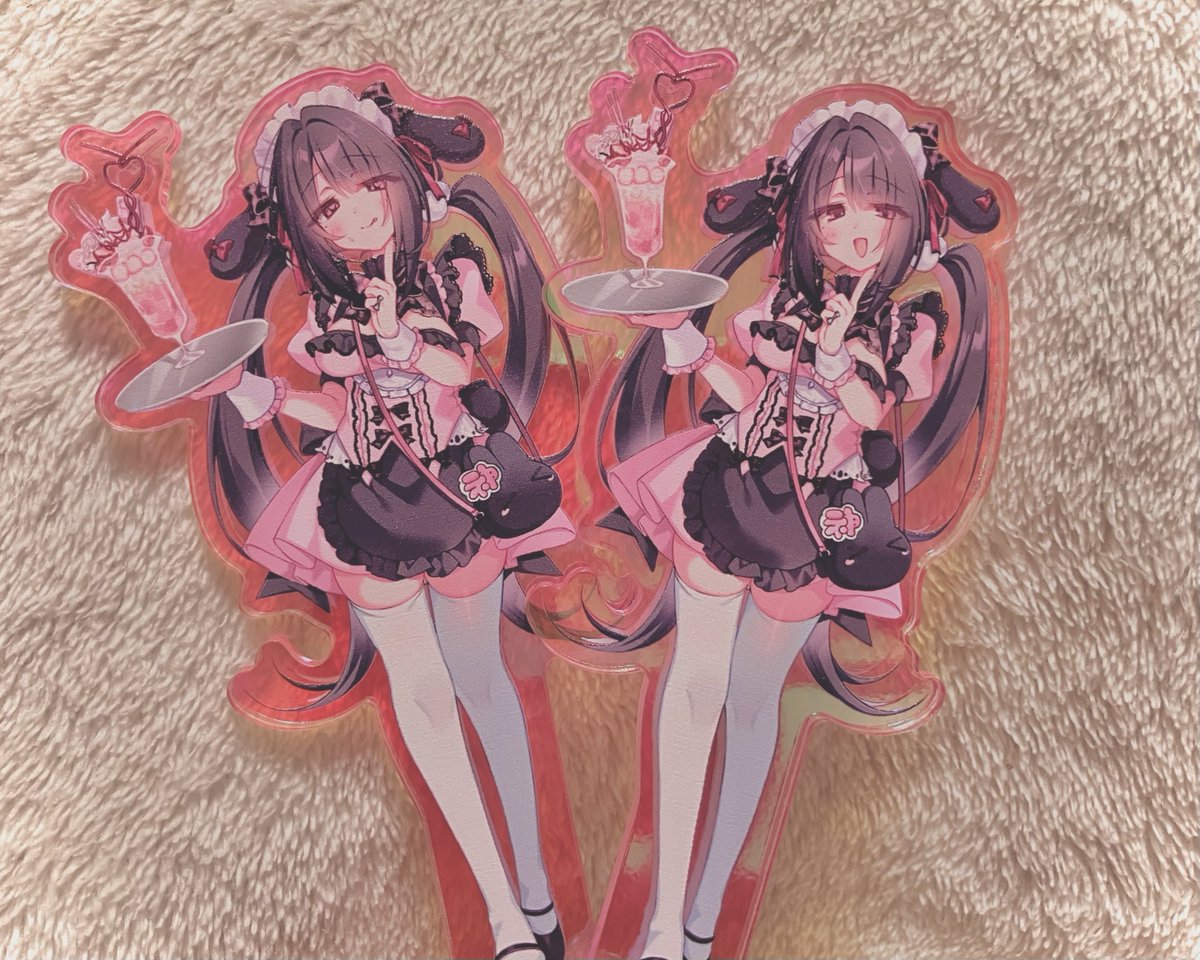 shiitake311's tweet photo. ほのちゃん届きました🩷🩷🩷🩷🩷さっそく小デブのちいかわさんとご挨拶していただいております。 https://t.co/amZ3mCwgYU
