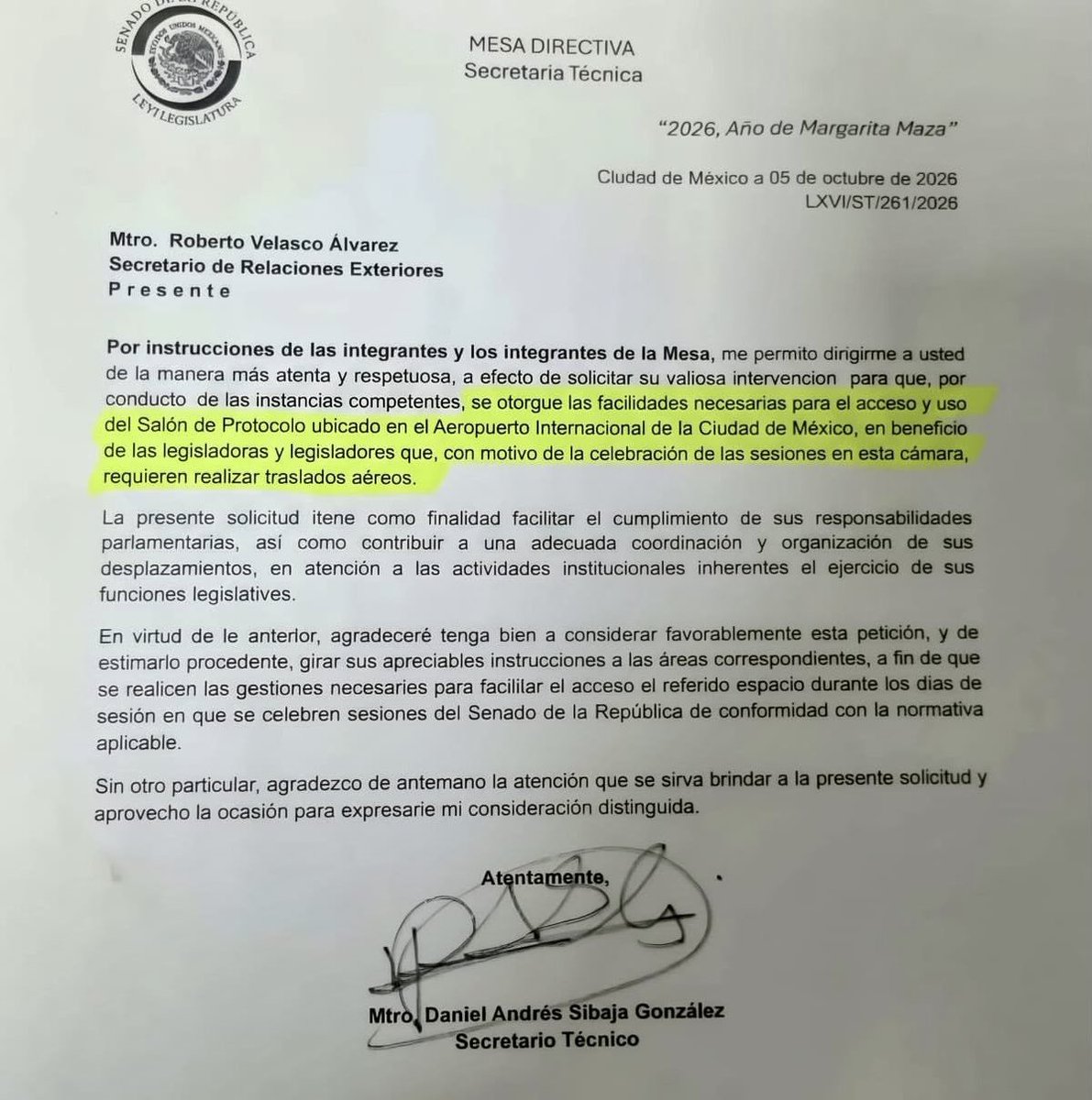 AlfredoLecona's tweet photo. ¡SALA VIP EN EL AEROPUERTO PARA SENADORES con cargo al erario! 

Si creen que una ridícula prepotente como @MaluMicher pierde en sus escándalos, olvidan que político miserable siempre gana.

@DanielSibaja_ hizo el Malulazo así A NOMBRE DE TODA LA MESA DIRECTIVA ANTE LA SRE 🤡: https://t.co/Vrm2rWZzZY