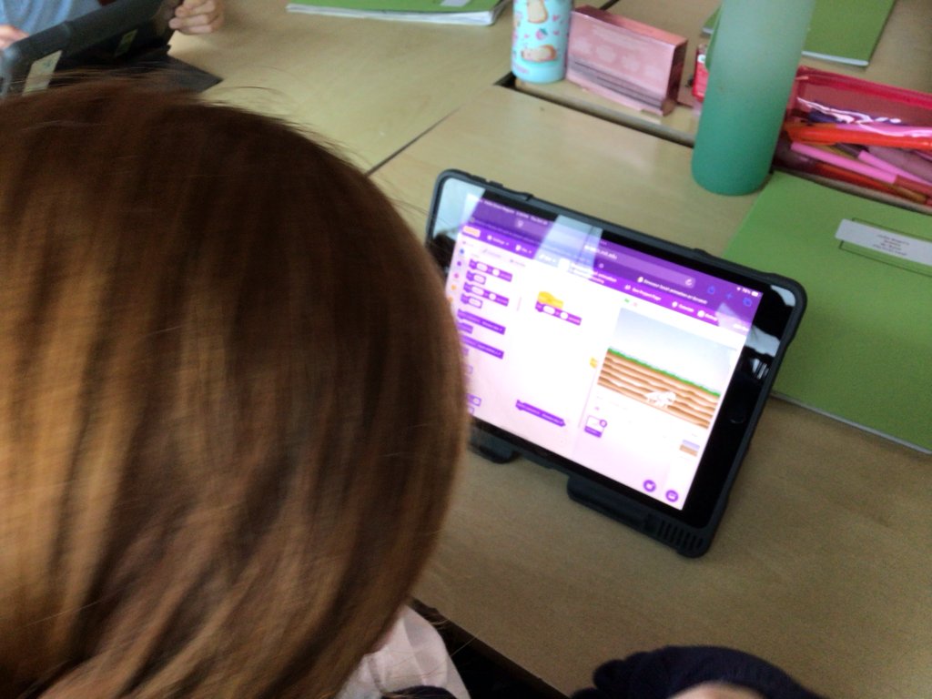 StBernardsPS's tweet photo. 🦖💻 P4a combined their dinosaur learning with coding for #CodeWeek2026! Using @scratch , pupils programmed animations to show how fossils form, developing their sequencing, problem-solving and debugging skills along the way! 🎮@CodeWeekEU @DL_for_All https://t.co/HP9pxbfGGN