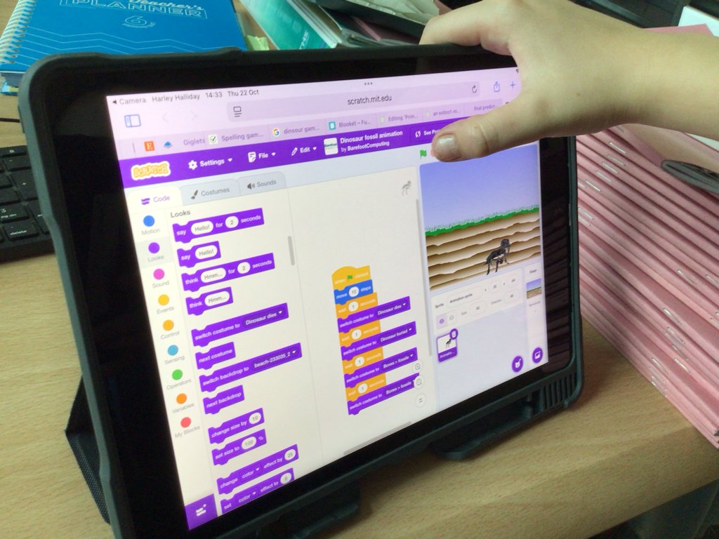StBernardsPS's tweet photo. 🦖💻 P4a combined their dinosaur learning with coding for #CodeWeek2026! Using @scratch , pupils programmed animations to show how fossils form, developing their sequencing, problem-solving and debugging skills along the way! 🎮@CodeWeekEU @DL_for_All https://t.co/HP9pxbfGGN