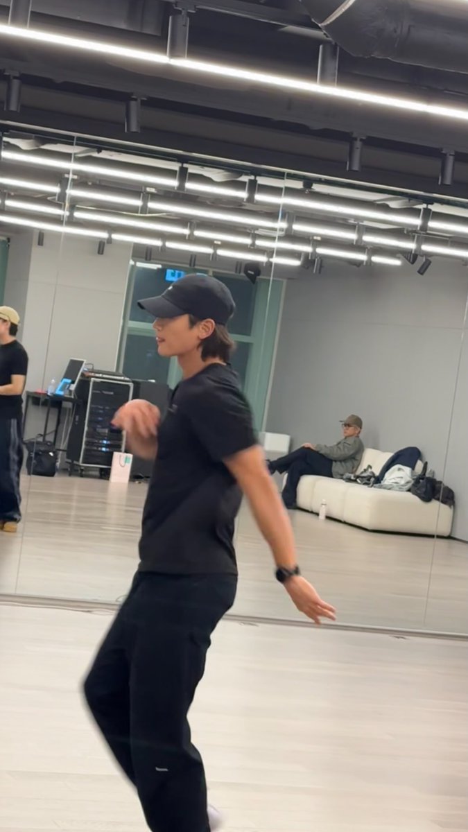 AllAbtChoiMinho's tweet photo. @SHINee @shinetter @ChoiMinHo_1209 261022. <The Manager>
@/shinee_atoz instastories
๐: https://t.co/48eBth2Ab4
๐: https://t.co/8ymrEkCCSb
๐: https://t.co/0kp6m03wCM
#2026MINHOCONCERT #MEANOFFERAL
#MINHO #๋ฏผํธ #์ต๋ฏผํธ #CHOIMINHO #ใใณใ #SHINeeMinho #์ค์ด๋๋ฏผํธ #SHINee #์ค์ด๋ @SHINee @shinetter https://t.co/KU1RMa85hJ