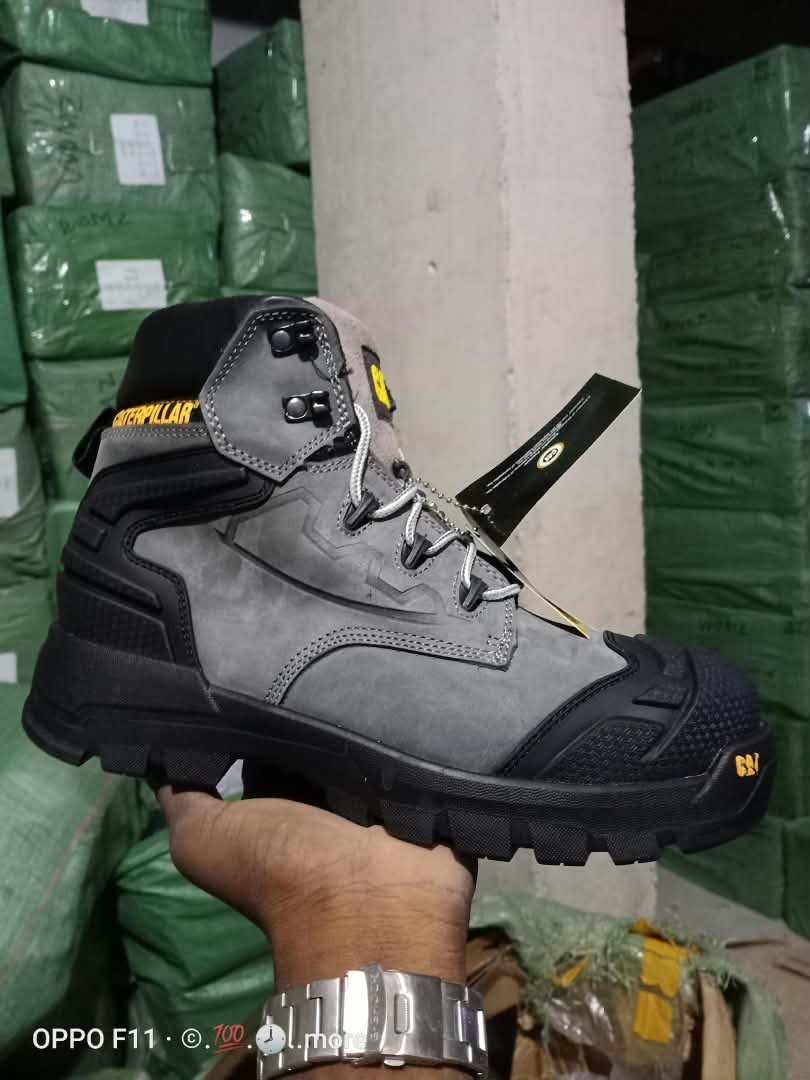 SneakersZw's tweet photo. Caterpillar safety shoes $90

Dm 0712 163 315 https://t.co/K43q2gtqGU