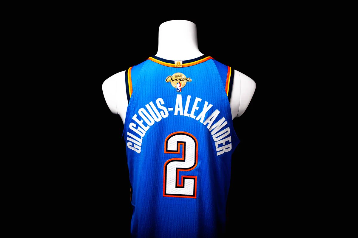 back of blue Shai Gilgeous-Alexander jersey
