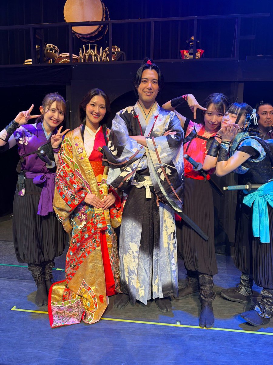 yuhi25_official's tweet photo. 雷鼓 第1章 戦国の見た夢
ゲネ＋2公演
雷鼓では恒例の初日3公演終わりました！

皆で心を1つにして戦国の熱い舞台をお届けできたと思います
25日まであと6公演
魂込めて明智光秀を演じますので皆様お楽しみに！
#雷鼓 
チケット↓
https://t.co/4LsNyNZWAx https://t.co/g7HbKz8XhF