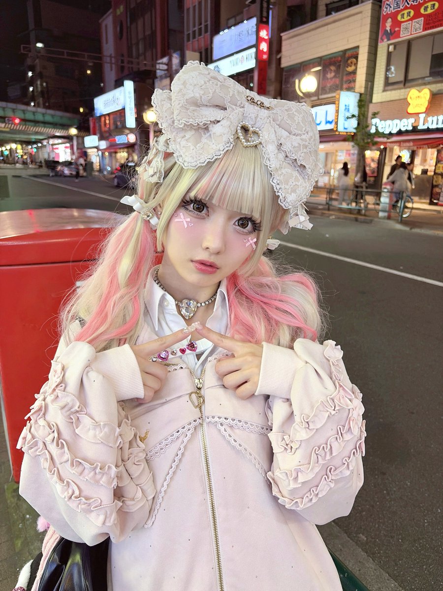 momonamatsumoto's tweet photo. おやすみコメントしてちょ🎀

姫ギャルももぴっぴすきじゃん？👸🏻 https://t.co/qnWfhoz7nM