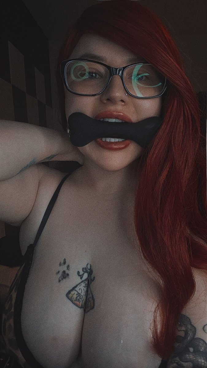 LucinderLush_'s tweet photo. Is that drool down my tits ? Clean it up you little cocked boys. 

#ドラフト会議2026 #ドラフト会議 #PoloFestxBecky #cosplayer #Gagged #gagging #Choke #doggy #nsfw #gothgirl #GothMommy #gothgirls #gothgf #ThickGirl #bigtitsmomِmy #bigboobs #redhead #onlyfans #fuck #sex #slut #tits https://t.co/PnQznLVesd
