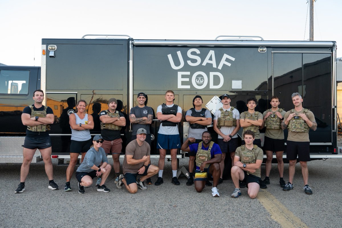 SLDelta30's tweet photo. 30th Civil Engineering Squadron &amp; EOD flight members honored 345 fallen EOD techs during a memorial workout at VSFB on Oct 16; remembering SrA Daniel Johnson, lost in Afghanistan in 2010. 💪 

Learn more: https://t.co/DkjH4iUPz9

#WelcomeToSpaceCountry #GatewayToTheFuture 🚀 https://t.co/IogVS7641D