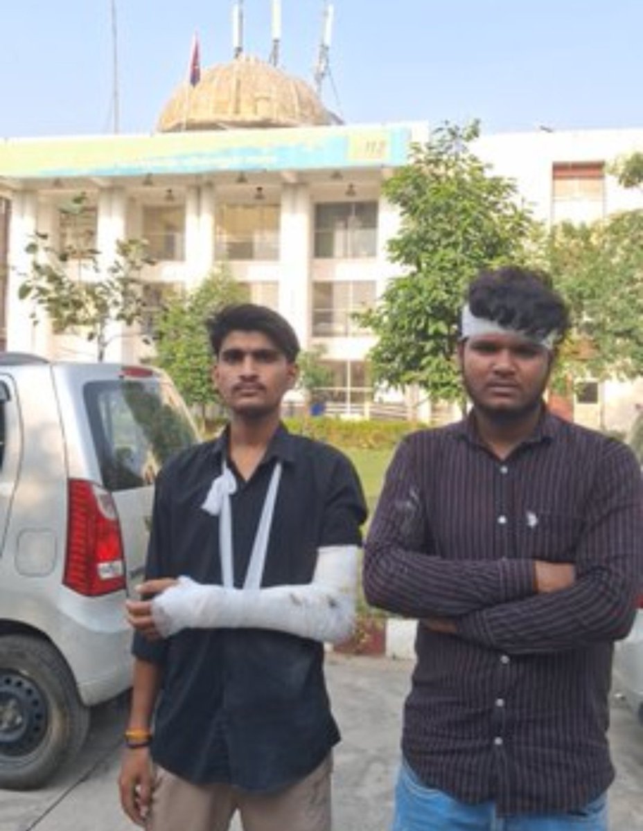 NoidaSamachar24's tweet photo. महोदय जी @Uppolice @noidapolice, थाना बिसरख क्षेत्र में 20 अक्टूबर को 7–8 लोगों द्वारा दो युवकों के साथ मारपीट करने और एक का सिर फोड़ने व दूसरे का हाथ तोड़ने के आरोप हैं। कृपया तत्काल जांच कर आरोपियों के खिलाफ सख्त कार्रवाई करें।
#GreaterNoida #Police
@DCPCentralNoida https://t.co/x7mFssK7pS