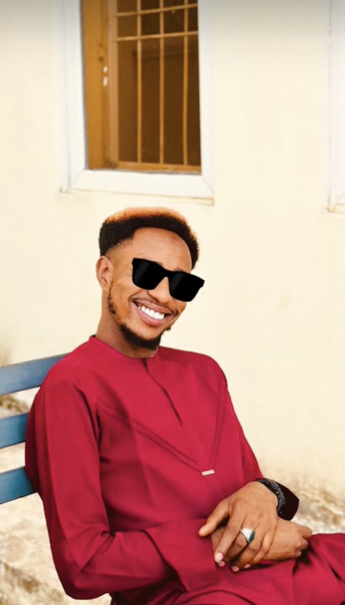 mtzamani_'s tweet photo. My type? Someone who can make me laugh when my whole day has been terrible. 😂❤️ https://t.co/MVcN3tvt0z