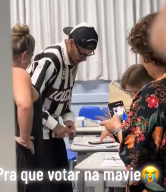 pedropomper's tweet photo. ✅ NEYMAR FOI VOTAR!!

Craque geracional, impulsionador da carreira da Marquezine e apoiador declarado de Flávio Bolsonaro cumpriu sua cidadania no primeiro turno de 2026.

Vá cumprir seu papel também! https://t.co/etyDdoS1S7