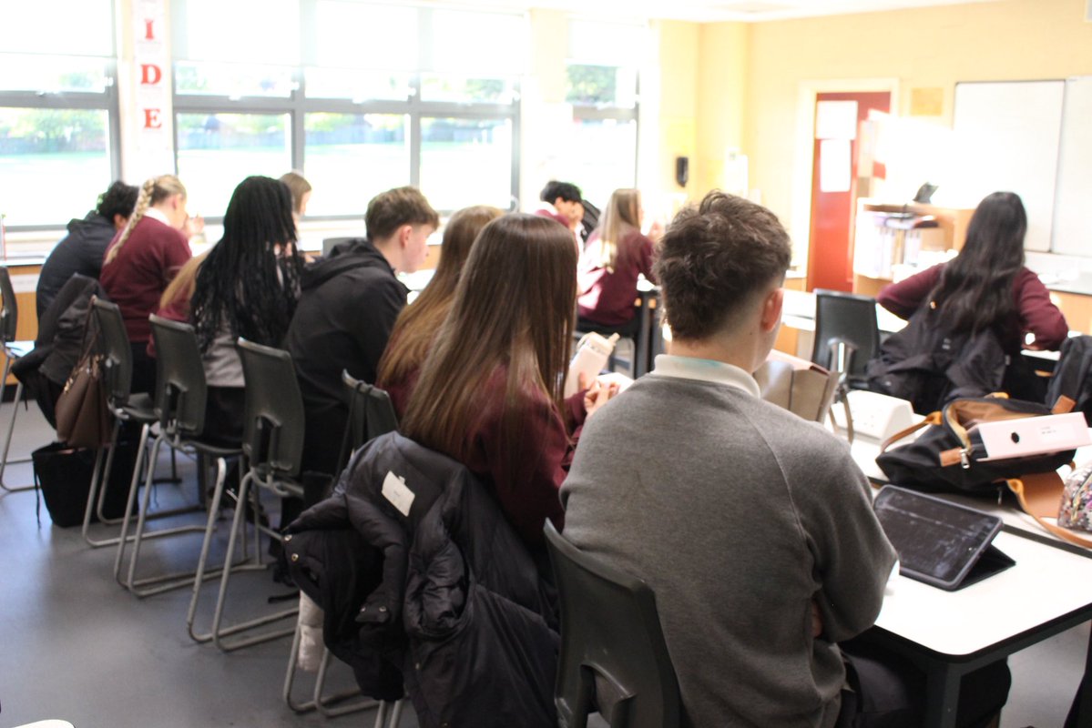 ArthurTerrySch's tweet photo. Our Sixth Form Academic Mentoring Programme is now underway, with Year 12 students drawing on their experience of school life and A Level subject expertise to support selected students in Years 9-11.
#SixthForm #StudentLeadership #AcademicMentoring #FutureLeaders https://t.co/K8zBHSAwcQ