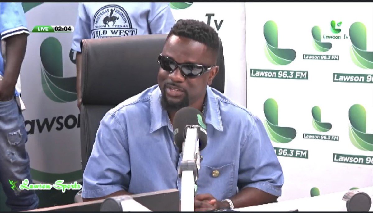 thatEsselguy's tweet photo. Sarkodie is live on Lawson with King Eben🔥🔥😂 https://t.co/t5z83hFUxe