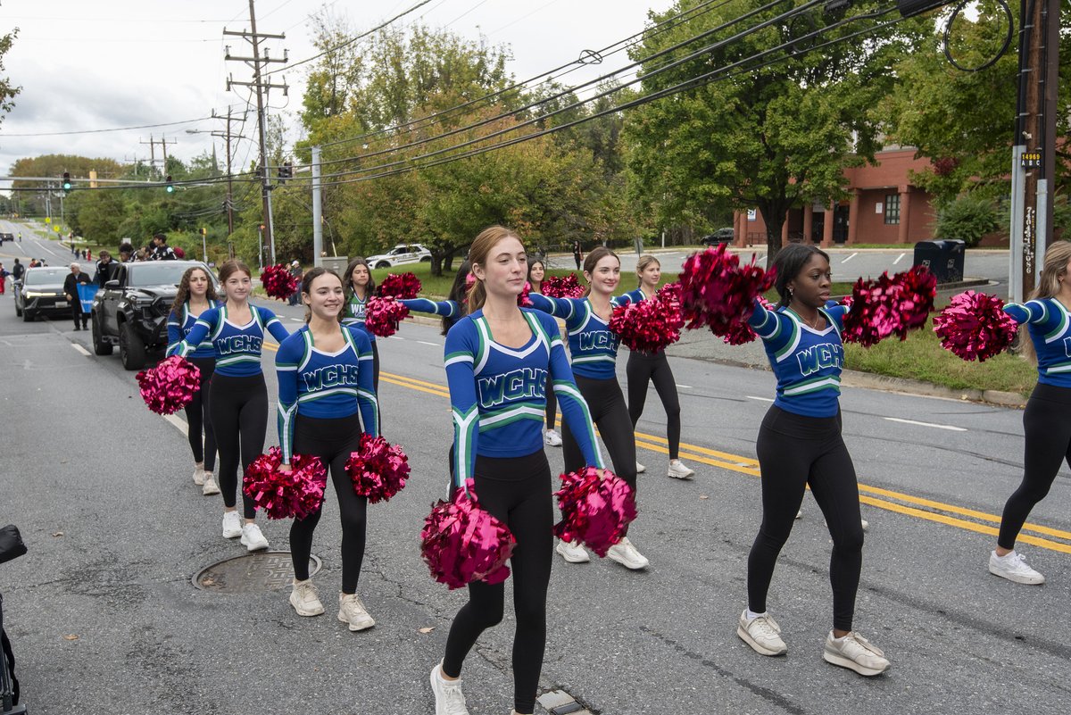 MontCoExec's tweet photo. I enjoyed walking in the Potomac Day Parade this weekend and catching up with residents along the route. It's always good to see so many families and community groups come out for this tradition. Thanks to the Potomac Chamber of Commerce and everyone who made it happen! https://t.co/B3IOid2PfH