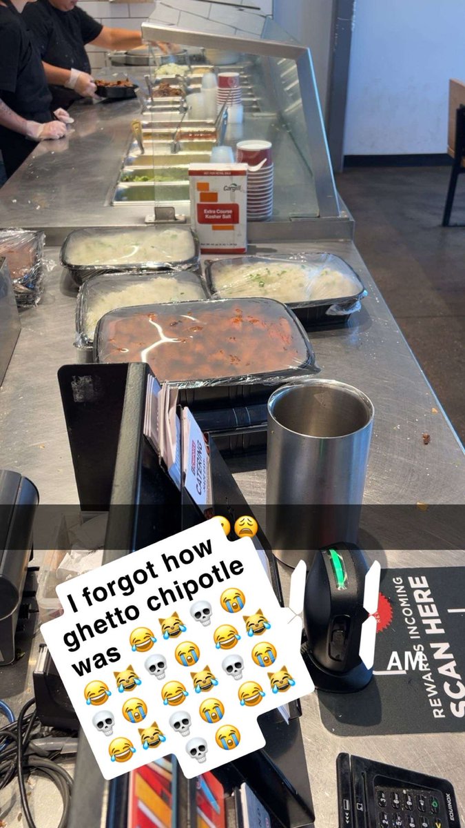 iamarsoncarson's tweet photo. 😂😹💀😭 😂😹💀😭 😂😹💀😭 😂😹💀😭 😂😹💀😭 😂😹💀😭 #Chipotle https://t.co/e5MxJzXsOf