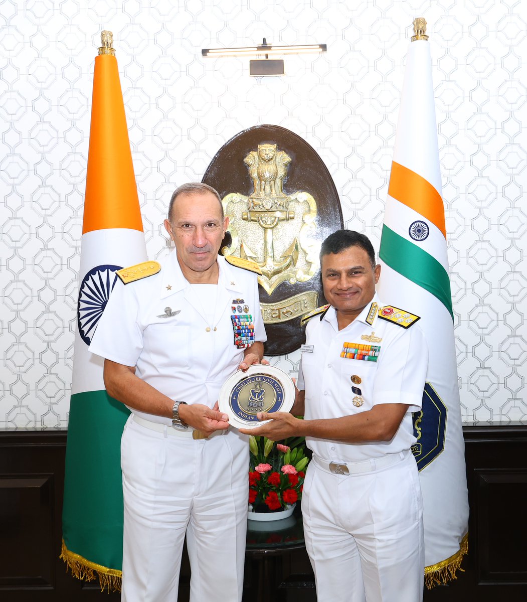 indiannavy's tweet photo. 🇮🇳🤝🇮🇹  #BridgesofFriendship
Advancing Naval Cooperation

Translating Strategic Vision to Stronger Maritime Partnerships

Adm Giuseppe Berutti Bergotto, Chief of Staff, @ItalianNavy, on an official visit to India, was received by Adm Krishna Swaminathan, #CNS, and accorded a ceremonial Guard of Honour at South Block Lawns, New Delhi.

Building on the momentum of the #India–#Italy Special Strategic Partnership, discussions focused on:

🔹 Institutionalising Navy-to-Navy engagements, including bilateral naval exercises and Staff Talks.

🔹 Deepening operational cooperation through enhanced maritime interactions and #interoperability.

🔹 Expanding multilateral cooperation on shared maritime security priorities.

🔹 Strengthening professional exchanges through training and sharing of best practices.

#IndianNavy #MaritimeCooperation
@IndiainItaly  @ItalyinIndia