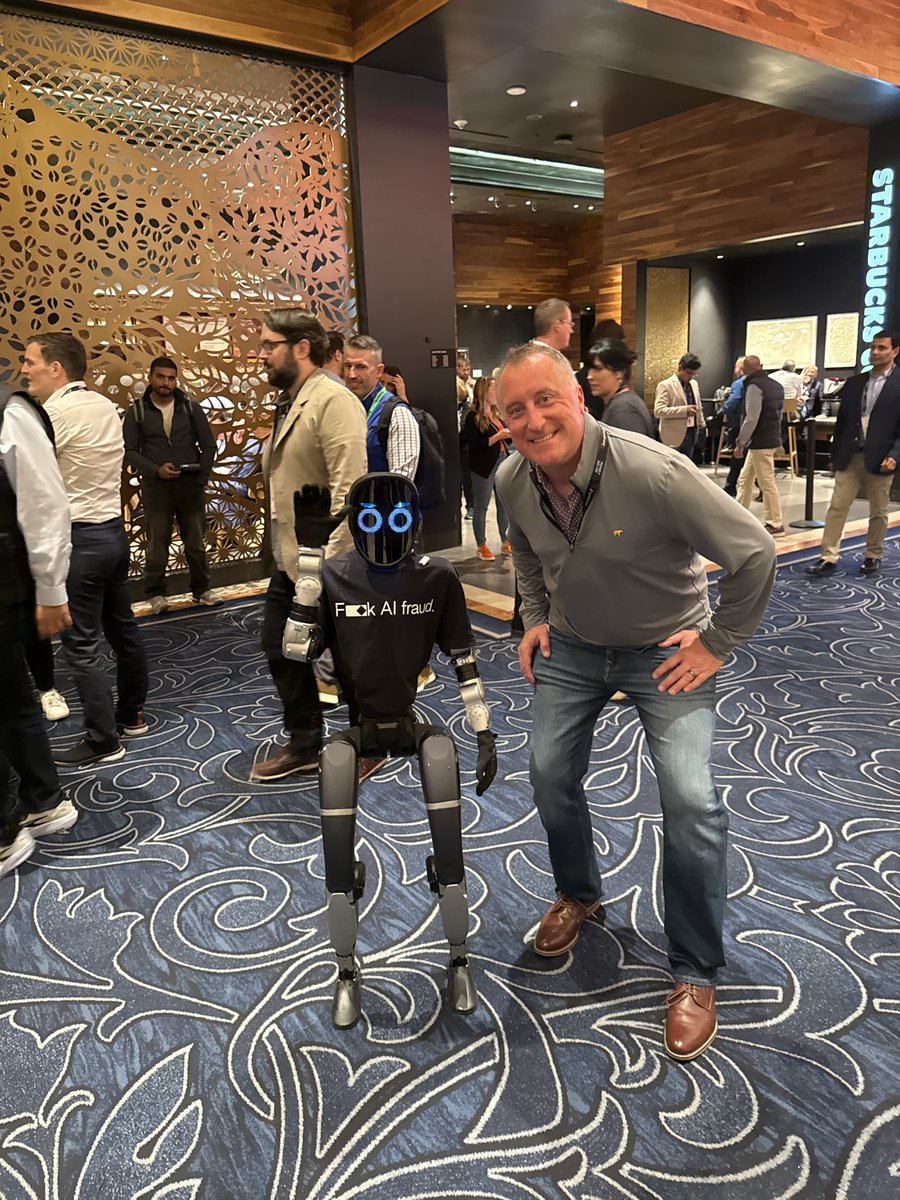performcb's tweet photo. In finance, trust is earned through proof.

At @money2020, Walter Long, our VP of Strategic Partnerships, showed fintech marketers how we deliver it: funded accounts verified in your own measurement, and growth experts with you from test to scale.

#Money2020 #fintech https://t.co/Su987E4waT