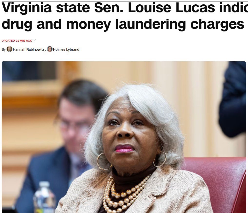 AssocAnderson's tweet photo. Remember that time she sued me for $20 million and lost? 

Karma is a bitch...  Play stupid games win stupid prizes. https://t.co/FnNuJicqbK