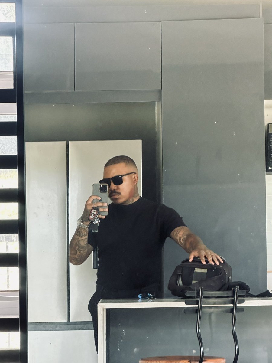 caseywaves's tweet photo. Indoda. Work mode https://t.co/76MdtBP8a8