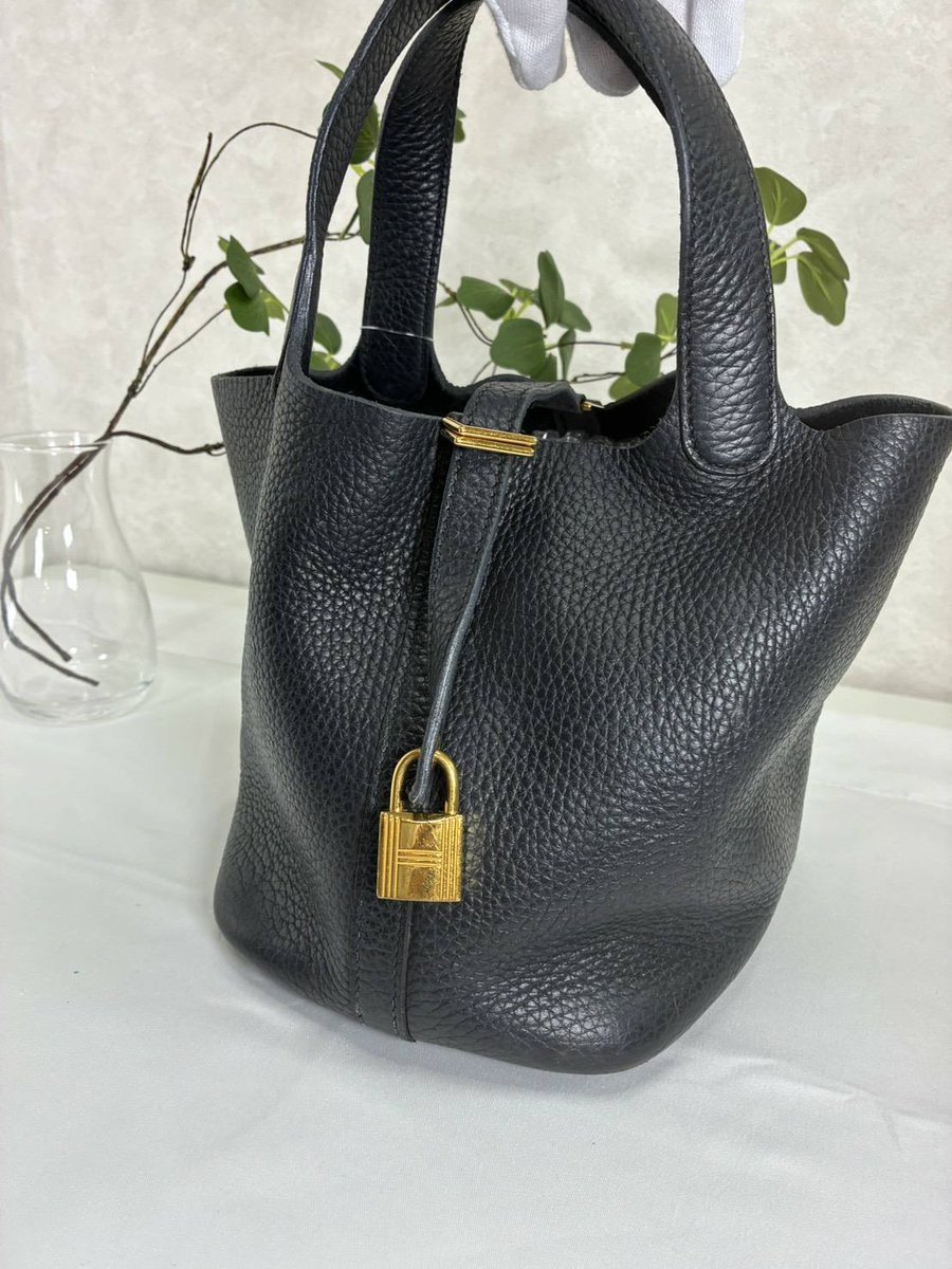 AtresBRANDSHOP's tweet photo. ピコタン！！！
なんか大量にある中から黒をセレクト！
やっぱり可愛いですね〜
購入希望ならリプください。
まぁこれはメルカリにも出す気無いですしね。
おやすみなさーい
#ピコタン 
#エルメス https://t.co/grOJTu5xUP