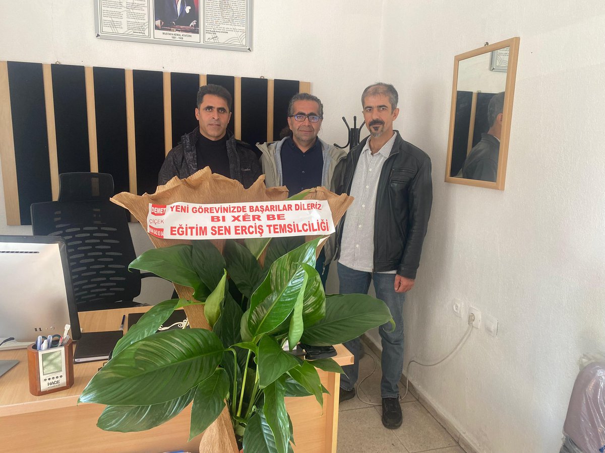 EgitimSenVan's tweet photo. Erciş ilçe temsilciliği olarak yöneticilikten ayrılanların yeniden yönetici olarak görevlendirmeleri sonucu;

✅ Deliçay İlkokulunda müdür yardımcısı olarak göreve başlayan İnan Tulmaç'ı

görev yerlerinde ziyaret ederek başarı dileklerimizi ilettik. https://t.co/MtLGtPYJR6