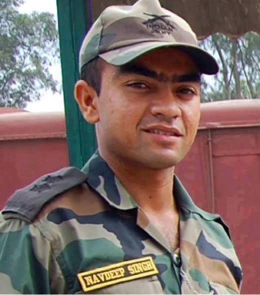 san_x_m's tweet photo. Five months into his first posting, a 26 year old lieutenant was shot in the head by terrorists. He kept firing, killed one more of them and dragged a wounded soldier to safety.

His name was Lieutenant Navdeep Singh, from Gurdaspur in Punjab.

His father served 30 years in the Bengal Sappers. Navdeep was a third generation soldier. He studied hotel management, then did an MBA, then joined the Army.

In March 2011 he was commissioned and sent to the Gurez sector in Kashmir as a Ghatak platoon commander with 15 Maratha Light Infantry.

On 20 August 2011 his team laid an ambush for terrorists crossing the Line of Control.

Navdeep waited until they were a few metres away. Then he opened fire and killed three of them.

As he moved to a better position, a bullet hit him in the head.

He kept firing and killed a fourth terrorist. He pulled an injured soldier to safety and kept firing until he lost consciousness.

He died that day. He was 26.

On 26 January 2012 he was awarded the Ashok Chakra, India's highest peacetime gallantry award.