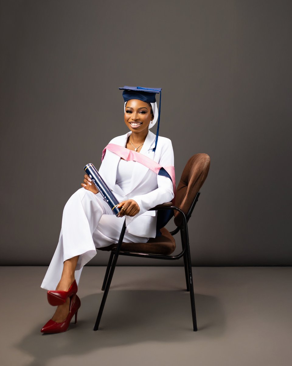 Sekinah_Kamal's tweet photo. BSc. (Ed.) Agriculture bagged 🎓

Second Class honor (Upper division) ✅️

#UNILORIN41stConvocation https://t.co/JzLgjDX8mI