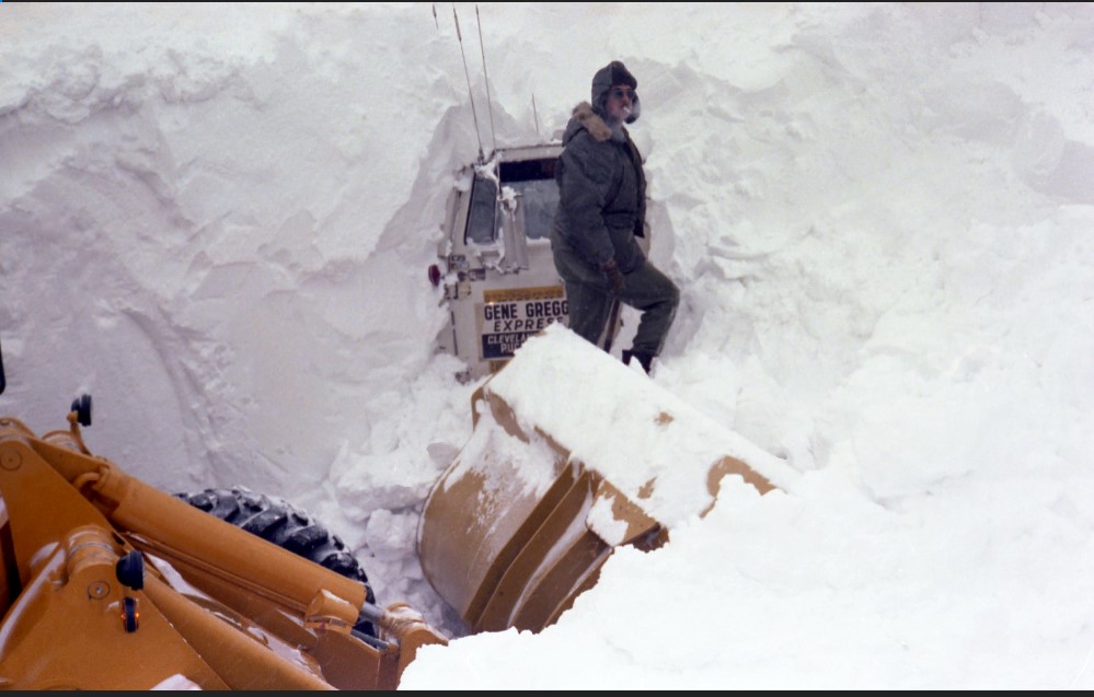 tacsgc's tweet photo. I'm a native of Ohio and have lived here all my life.  I was born in 1960; @amyactonoh was born in 1966.  In 1978 Ohio went through a hurricane blizzard without much warning - with 50 - 75 mph winds, subzero temperatures and we received feet of snow.  People were stranded on highways, doctors and nurses were stranded at hospitals.  My Father and older brother were ferrying them to and from the hospitals to home and back because the state was literally shut down and roads were impassable.  The snow reached many home rooftops and everyone had to dig themselves out.  My Father had just bought a huge Suburban not long before that winter and it was a tank.  They had just been introduced to the market.  My brother was using one of our snowmobiles.

Amy claims that she was living in a tent in '78.  Here are  some photographs from the blizzard.  I think if she was telling the truth, she wouldn't be here to talk about it.  

Everyone can decide for themselves whether or not she is telling the truth and she was able to miraculously live through Ohio's worst snow storm in it's history.