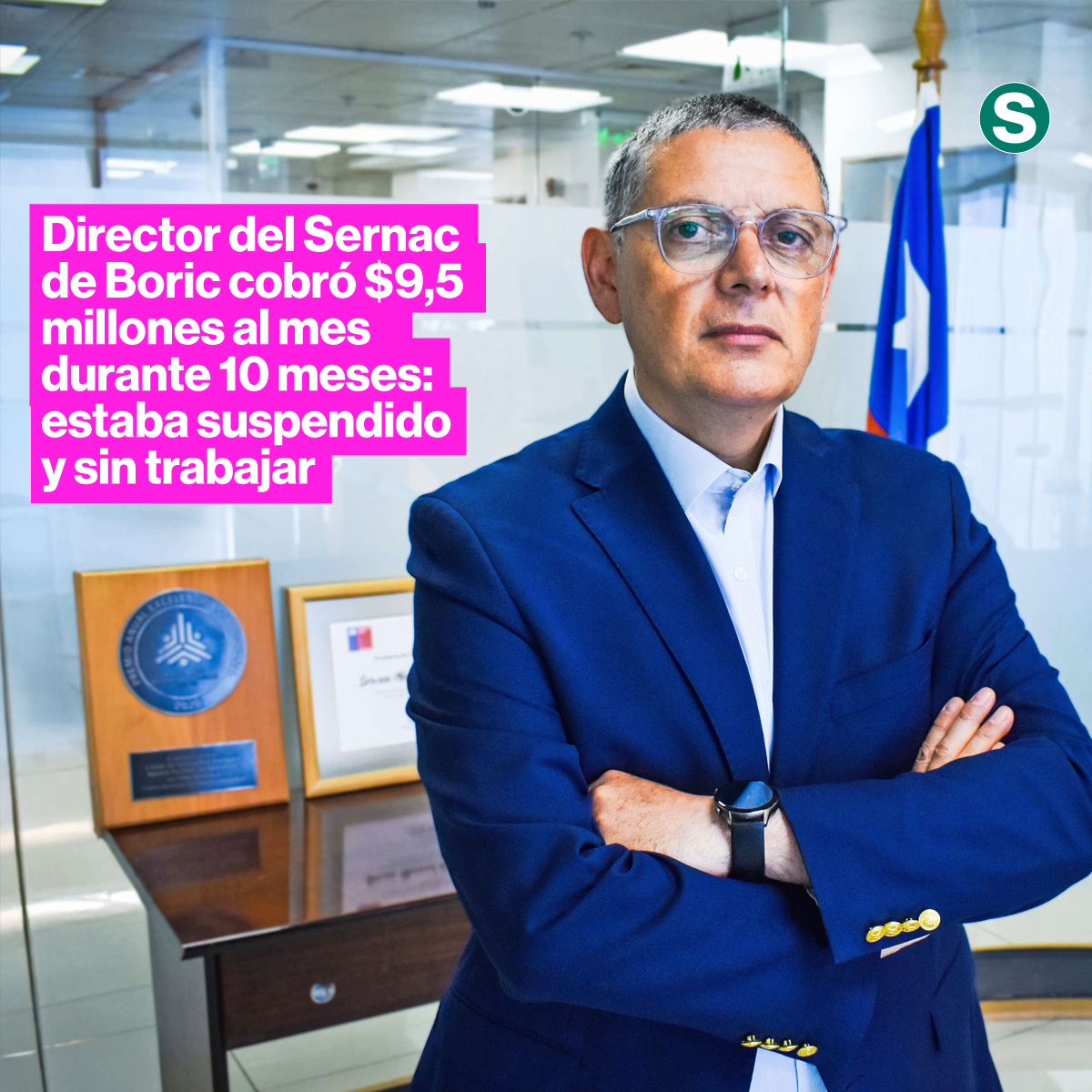 La_Segunda's tweet photo. Diez meses suspendido, con un sueldo bruto mensual de $9,5 millones. Andrés Herrera dejó el Sernac y ahora podría recibir una indemnización de cuatro remuneraciones. El pago aún no está zanjado por el sumario pendiente.
👉 https://t.co/Fxje9ICUHk https://t.co/rwisYuEjKQ