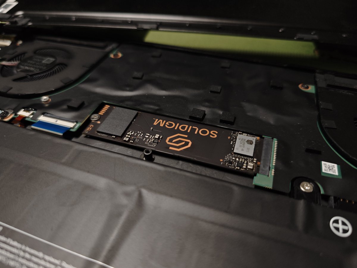 Helaist's tweet photo. P41 Plus &amp; NUC M15
Last Intel SSD and laptop series
Also the Optane program was ended in 2022.
Unfortunate year maybe https://t.co/XzuHs3By20