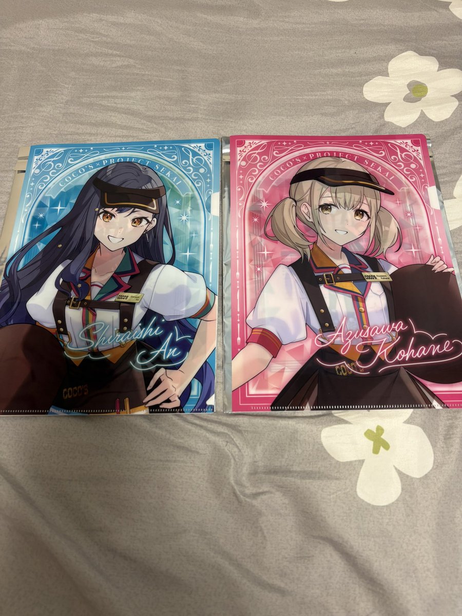 Sabamiso0813's tweet photo. 昨日手に入れたクリアファイルとアクスタと缶バッジ！
クリアファイル杏ちゃん手に入ってほんと良かった😭杏こは揃ったのマジ感謝！
アクスタも無事買えたから本当に良かった！ https://t.co/1NNT3xTdKG