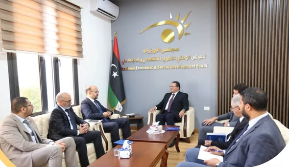 WHOLIBYA's tweet photo. بحث الدكتور @DrShible  ممثل منظمة الصحة العالمية #ليبيا  مع م. قويدر إبراهيم قويدر، مدير عام المجلس الوطني للتطوير الاقتصادي والاجتماعي #طرابلس 🇱🇾 خلال هذا الأسبوع، التقدم المحرز في تنفيذ خطة العمل المشتركة لتعزيز #الرعاية_الصحية_الأولية والتقدم نحو تحقيق التغطية الصحية الشاملة. https://t.co/hEP5Swv0fs