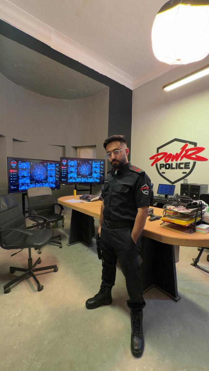 FFearFFul's tweet photo. 👮🏻‍♂️ 🚓 https://t.co/GE9uqmwkyi