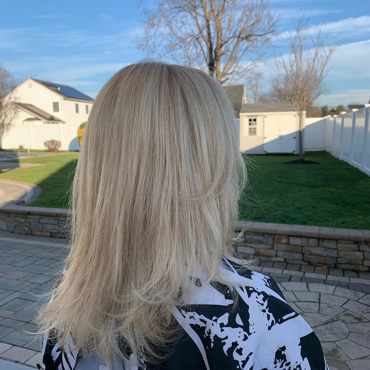 amonBau370307's tweet photo. Blonde hair color for a beautiful client. https://t.co/JKGK8CJSuY