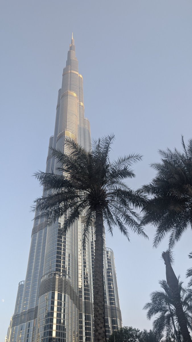 MattyJackE's tweet photo. Always thought Dubai hate was a bit forced tbh but man I wouldn't want to spend any more time here than necessary 😭 Burj Khalifa was nice ig https://t.co/KeV3Bo1sLM