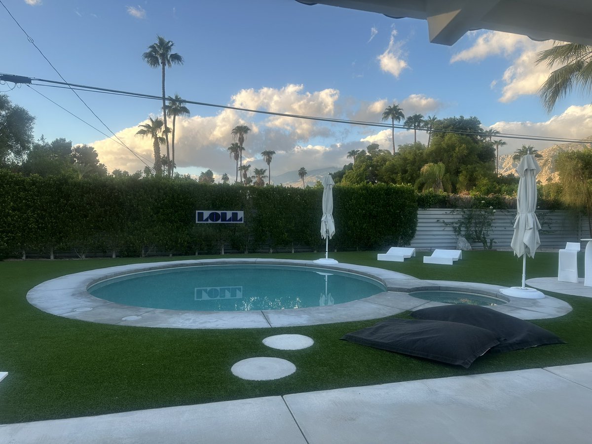 gregmckeon's tweet photo. Good morning Palm Springs ☀️ https://t.co/XRouYchZBp