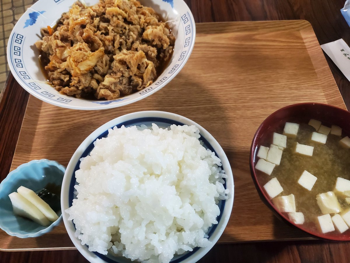 arianrodrpg's tweet photo. 今日の晩御飯は片倉のとんかつ屋さんで、キムチ焼き肉定食にしました。 https://t.co/McNB7Ahhg8